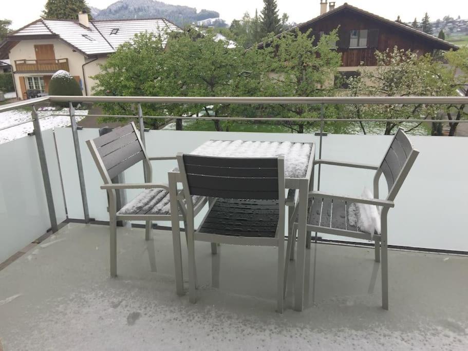 Modern Little Gem Close To Thun Apartamento